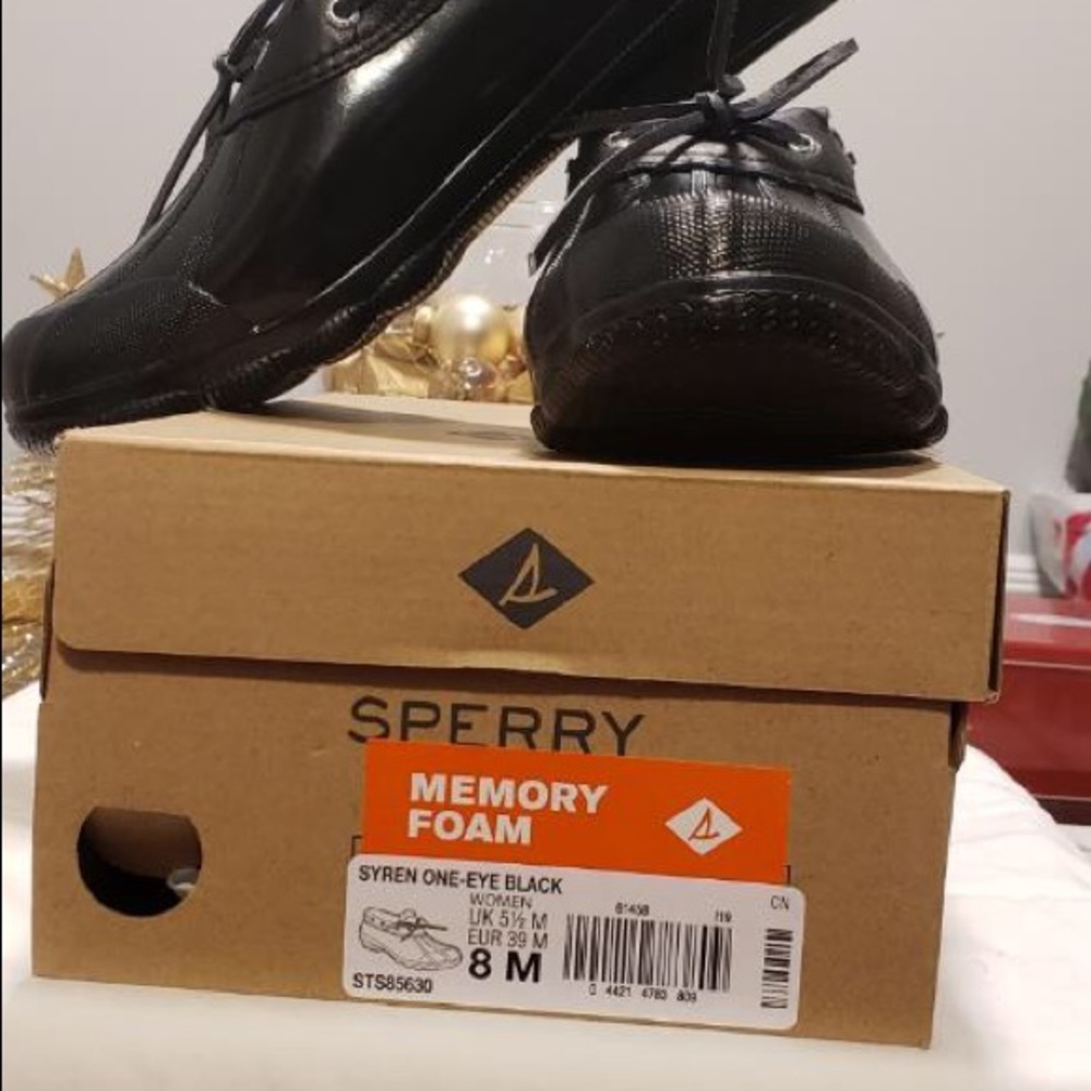 NWT Sperry Syren shoe